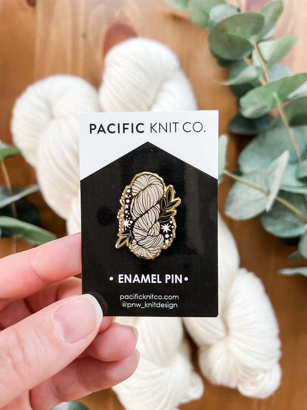 Yarn Skein Enamel Pin - YarnCom