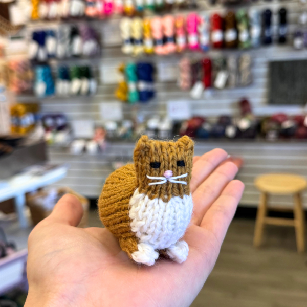 Knit a Tiny Parlor Cat!