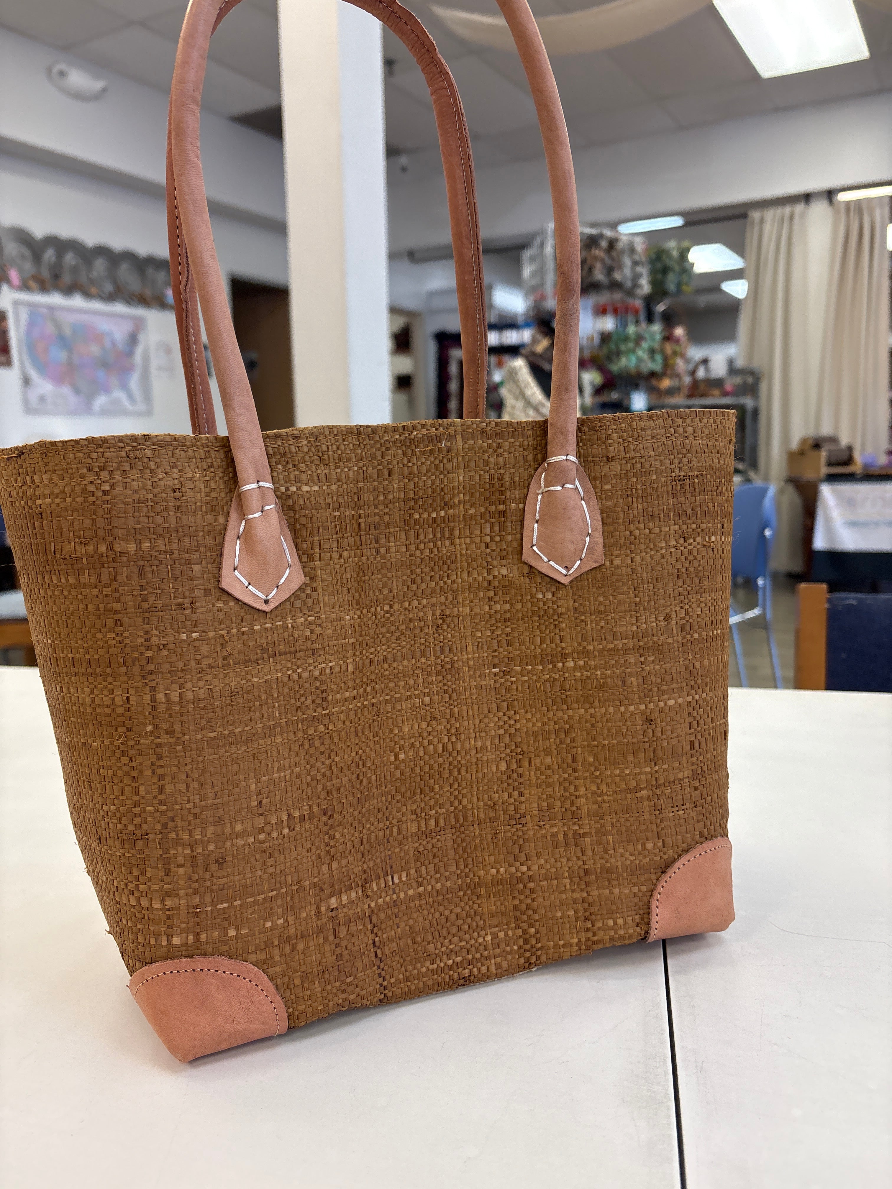 Madagascar Solid Tote Bag – YarnCom