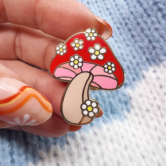 Daisy Mushroom Enamel Pin - YarnCom